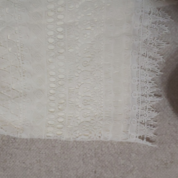 Gianni Bini Lace Mini Skirt NWOT - Picture 2 of 4